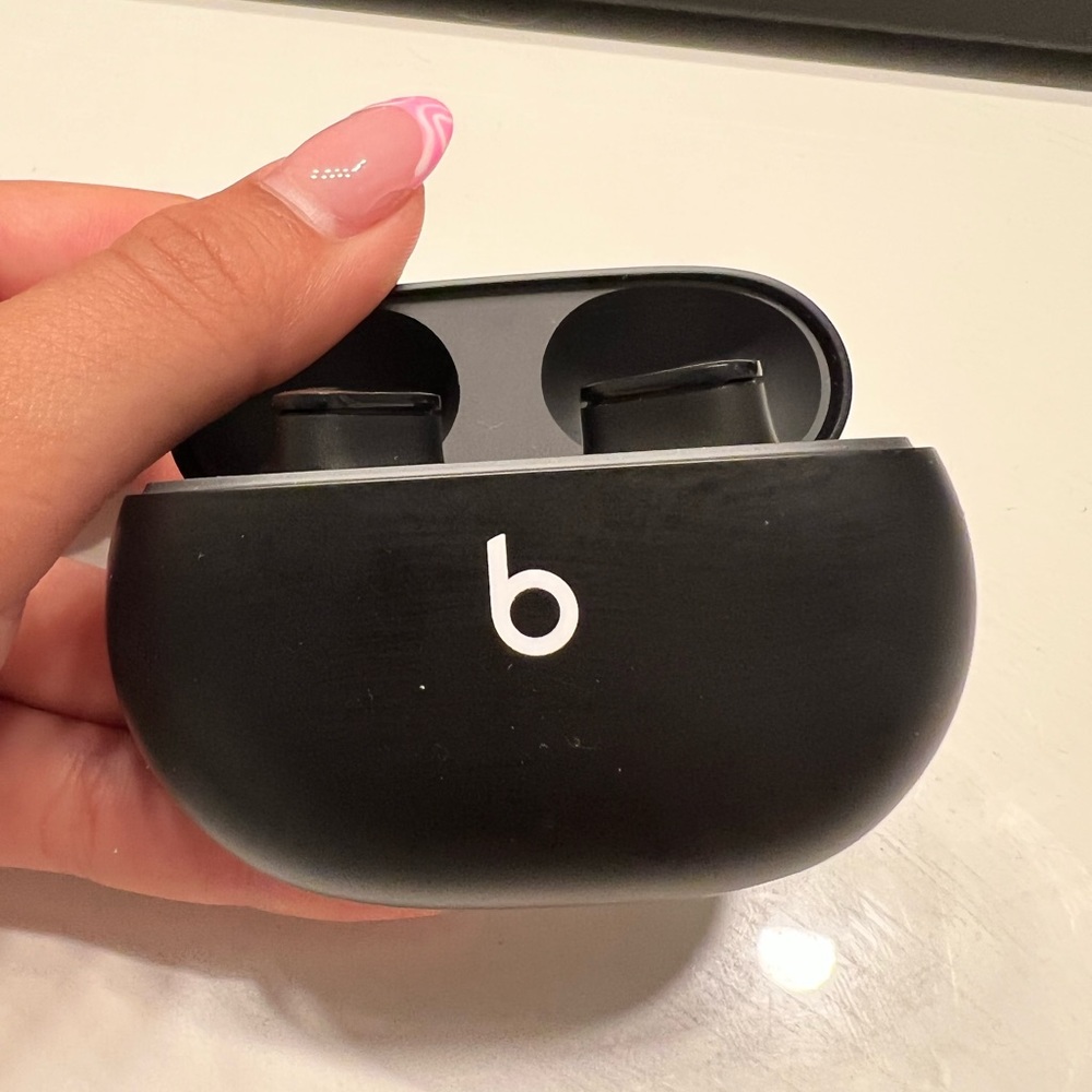 BEATS STUDIO BUDS